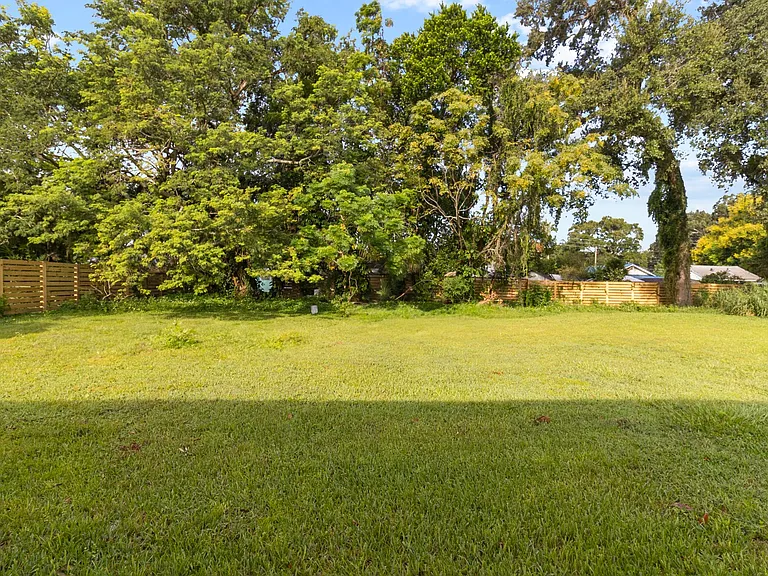 1920 Cloverlawn Ave — Photo 12