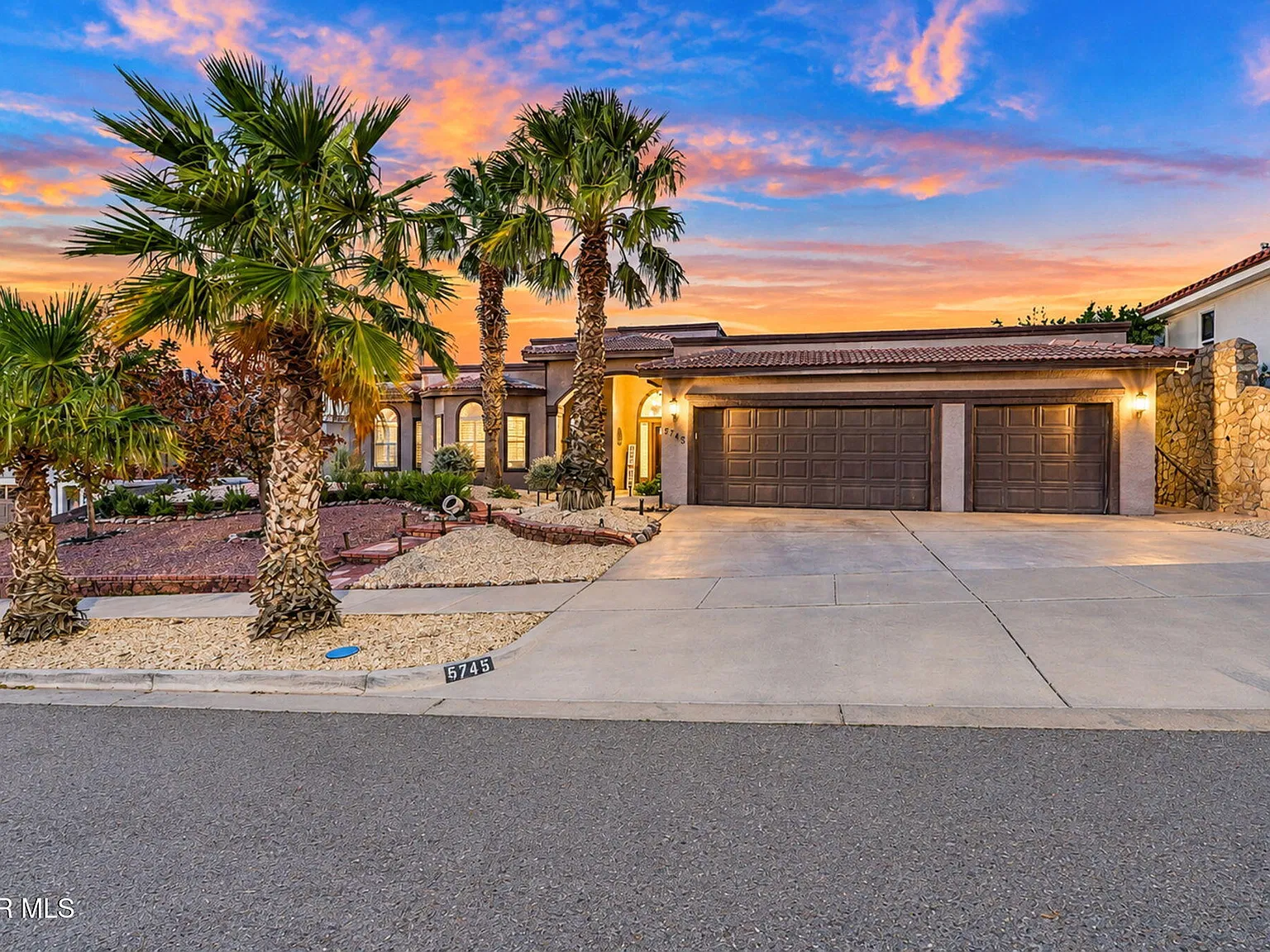 4 bed, 3.0 bath, 2633 sqft, $3,500 — Photo 2