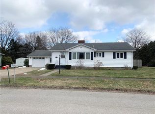 1657 Twin Oaks Dr, Lake City, PA 16423