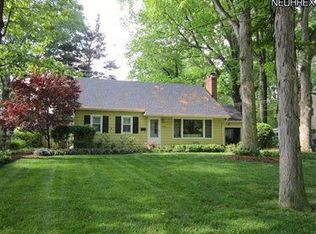 28621 W Oviatt Rd, Bay Village, OH 44140