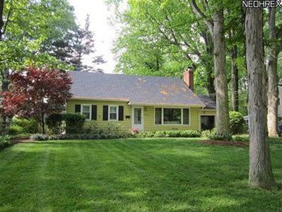 28621 W Oviatt Rd, Bay Village, OH, 44140