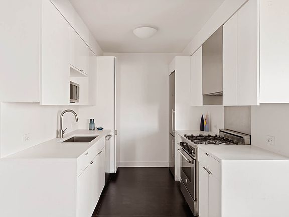 5th image of 140 Charles St APT 9A