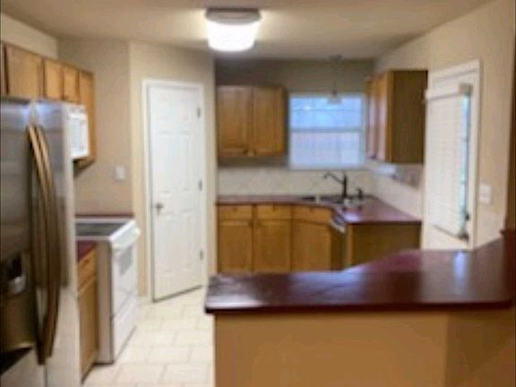 4th image of 5835 Winchester Ln