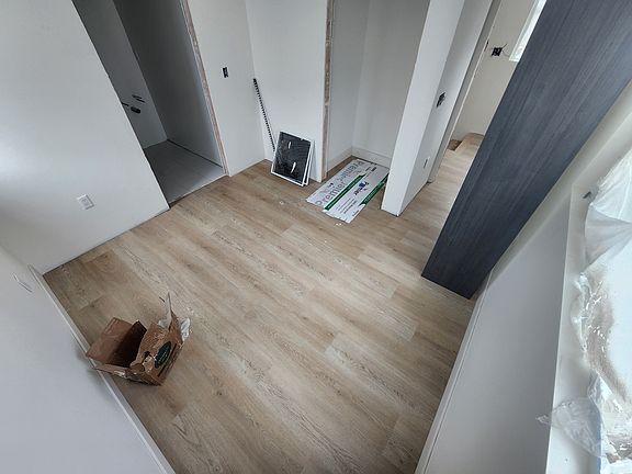 2nd image of 25344 Walnut St