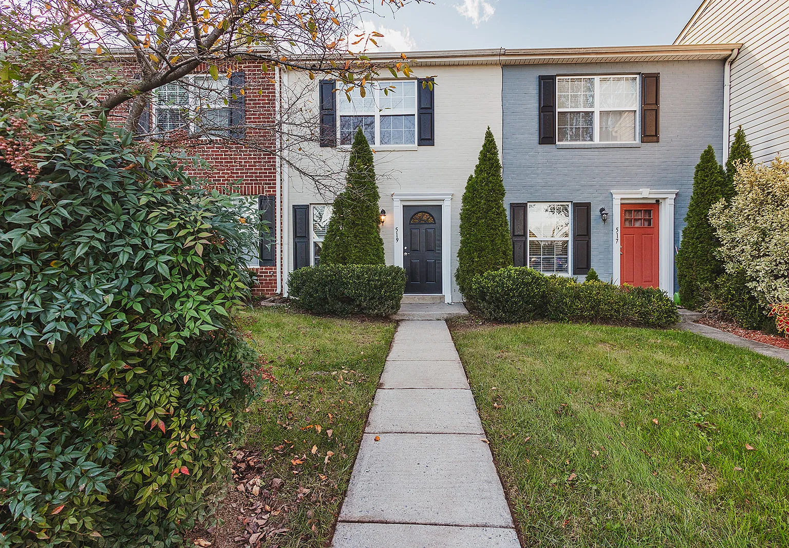 3 bed, 1088 sqft, $2,400 — Photo 1