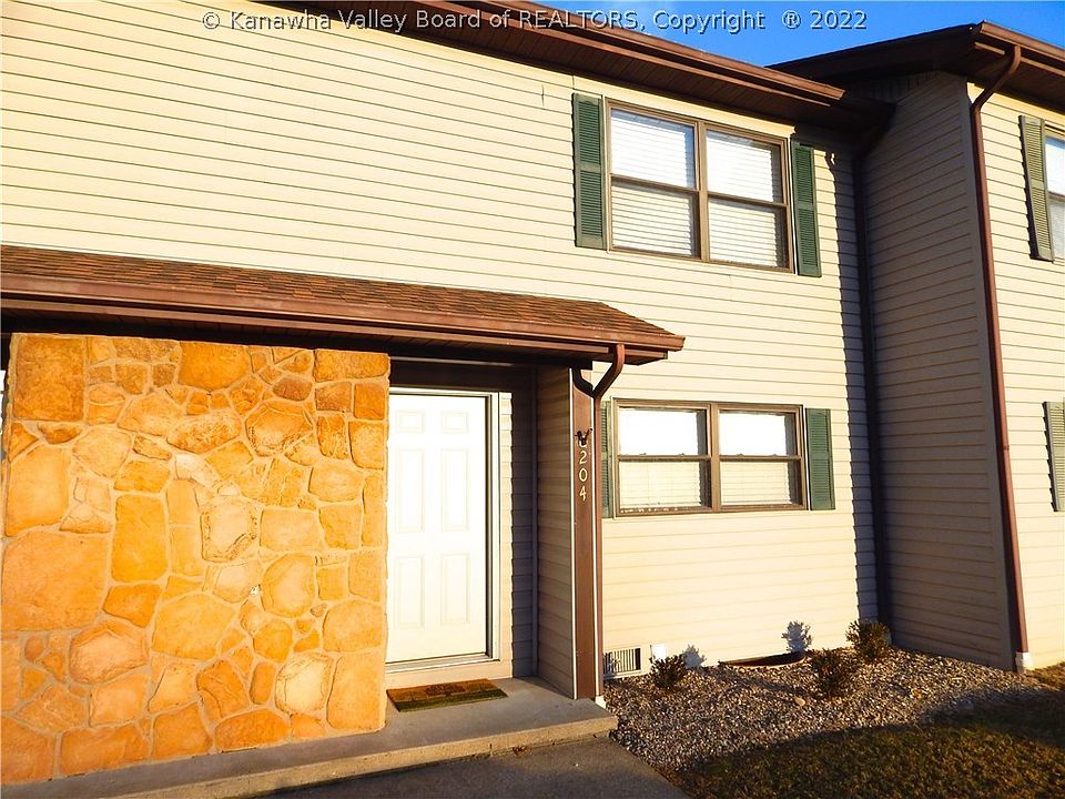 1st image of 204 Fairway Gdns