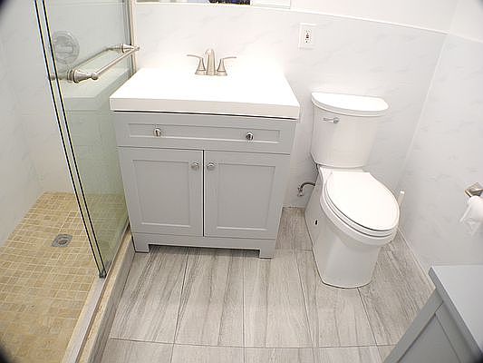 3rd image of 1207 Jackson Ave APT 1R