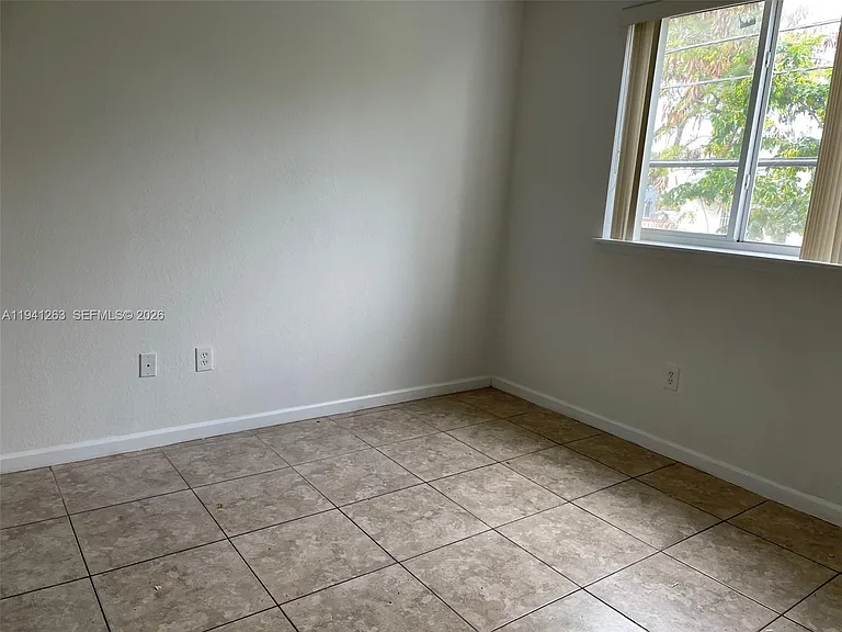 244 NW 11th Ave #3 — Photo 4
