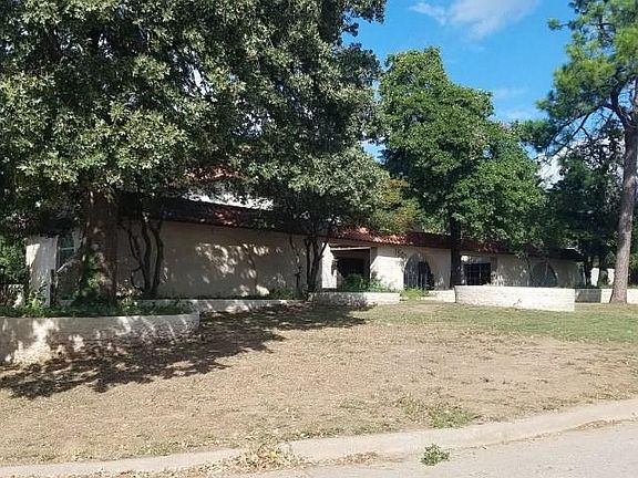 3rd image of 1501 N McMillan Ave