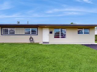 10320 SW 55th St, Miami, FL 33165