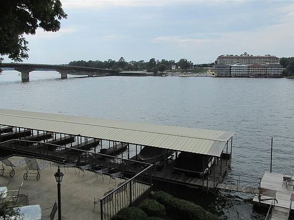 3rd image of 101 Long Island Dr