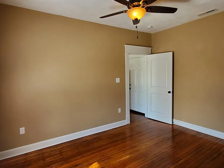 444 Elm Ave SW — Photo 20