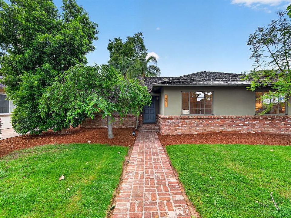 1st image of 1271 Lennon Way