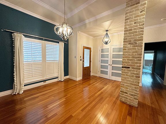 3rd image of 64 Granburg Cir