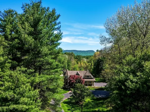 422 Park Hill Rd, Northampton, MA 01062