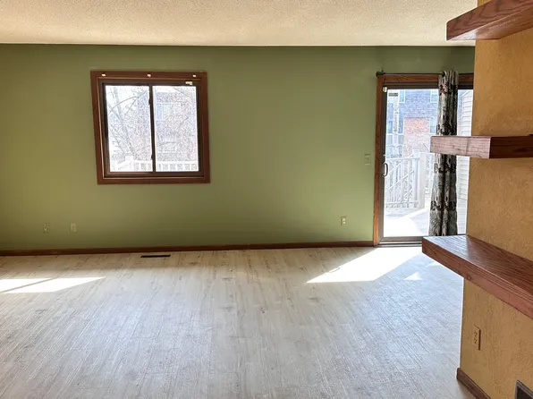 308 Morningside Cir, Saint Paul, MN 55119