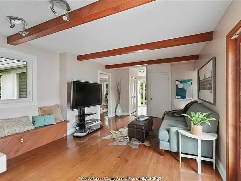 6711 Riverside Dr E — Photo 11