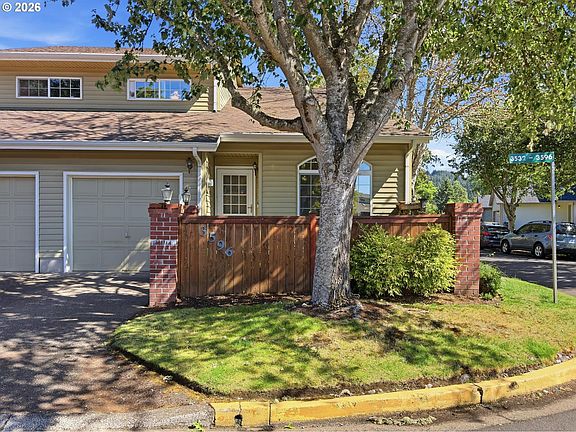 2nd image of 3596 Westleigh St