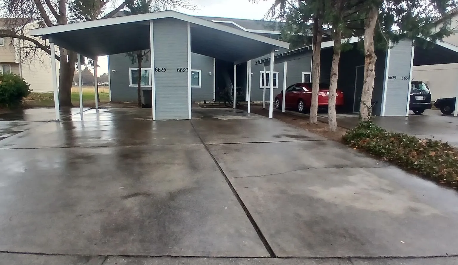 Douglas 4 Plex — Photo 1
