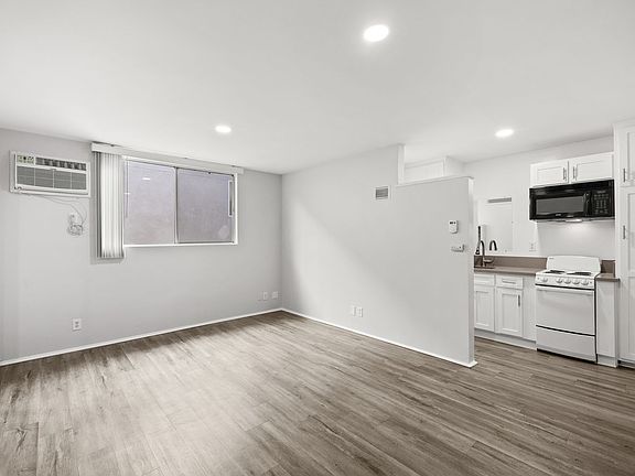 5th image of 1275 Federal Ave APT 7