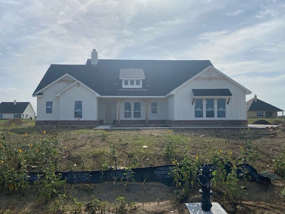 1st image of 147 Sunny Side Dr