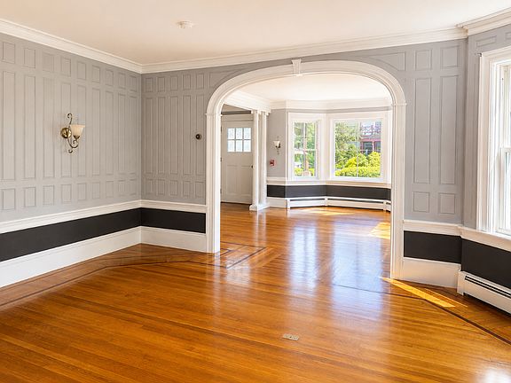 4th image of 23 Maynard St #1