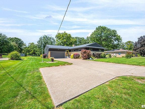 2nd image of 1213 Highview Rd