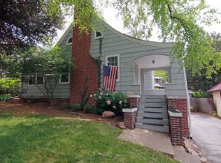 5805 Nicholas St, Omaha, NE 68132