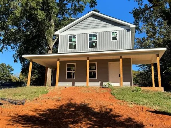 1011 Thurmond St, Winston Salem, NC 27105