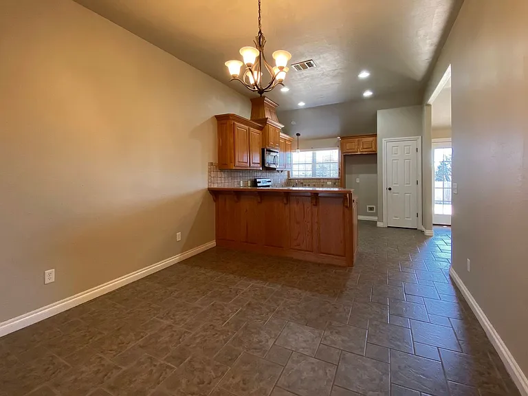 3017 Line Dr — Photo 5