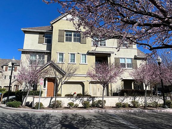 3rd image of 1053 Rock Ave