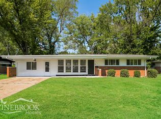 2221 Hudson Rd, Saint Louis, MO 63136