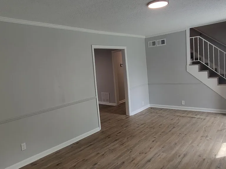 690 N Stevens Cir — Photo 3