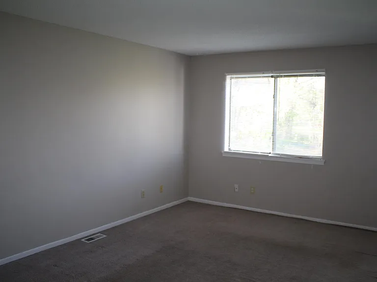 1505 Casey Ct — Photo 3