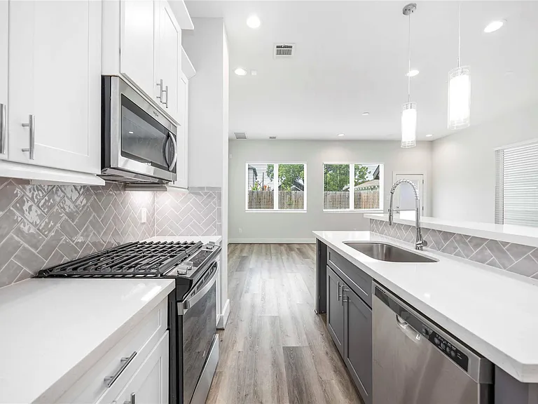 1411 Bigelow St — Photo 9