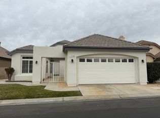 11182 Country Club Dr, Apple Valley, CA 92308