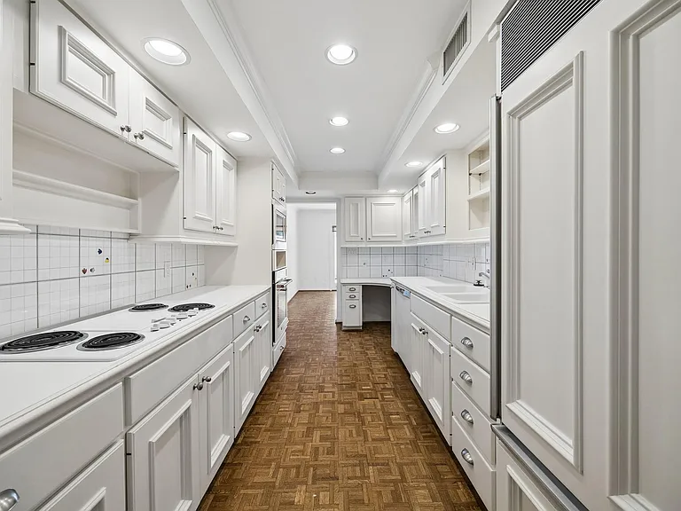 399 N Post Oak Ln #399 — Photo 3