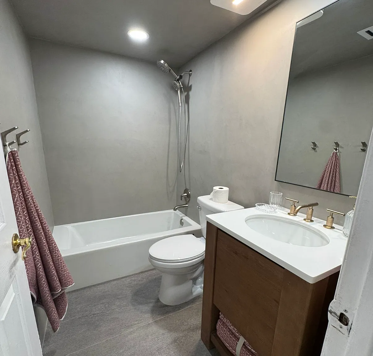 2 bed, 1000 sqft, $2,350 — Photo 3