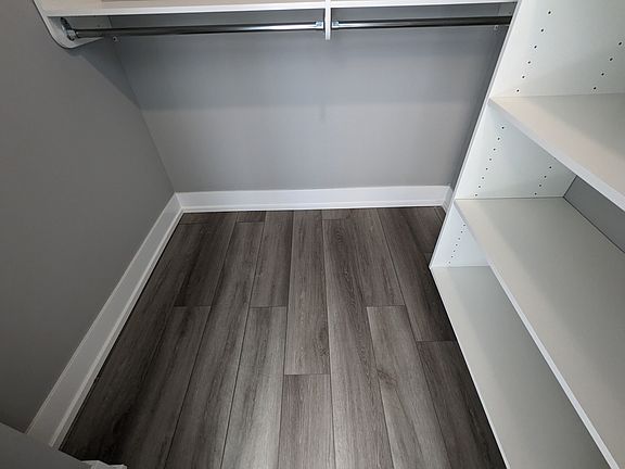 4th image of 3933 N Janssen Ave #3941-W2
