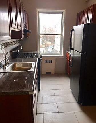 4th image of 297 Lincoln Ave APT 1D
