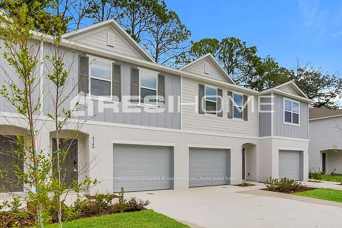 3 bed, 2.5 bath, 1694 sqft, $1,915 — Photo 2