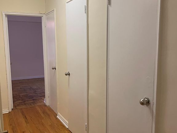 5th image of 480 Riverdale Ave APT 1T