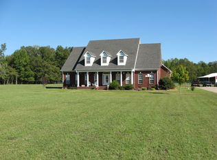 160 Cedar Oak Ln, Henderson, TN 38340