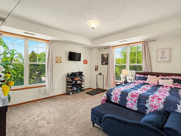 1776 Maryland Ave E #201 — Photo 2