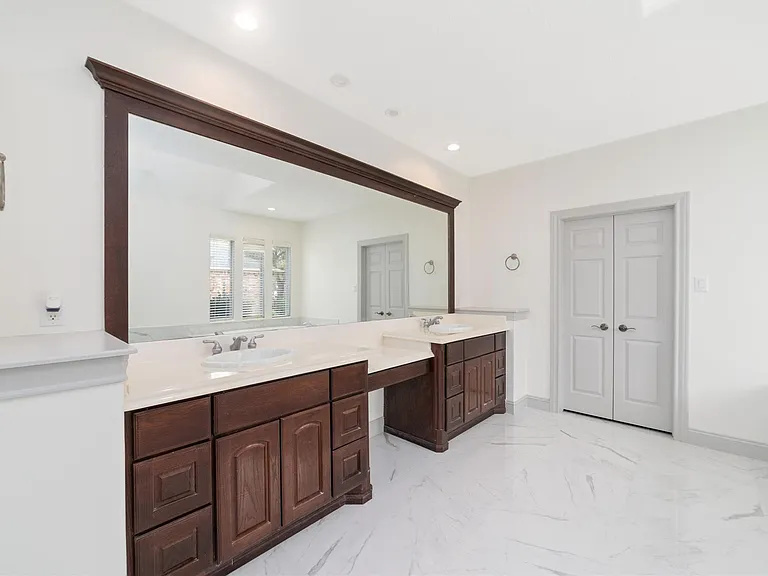 3505 Parkside Dr — Photo 14