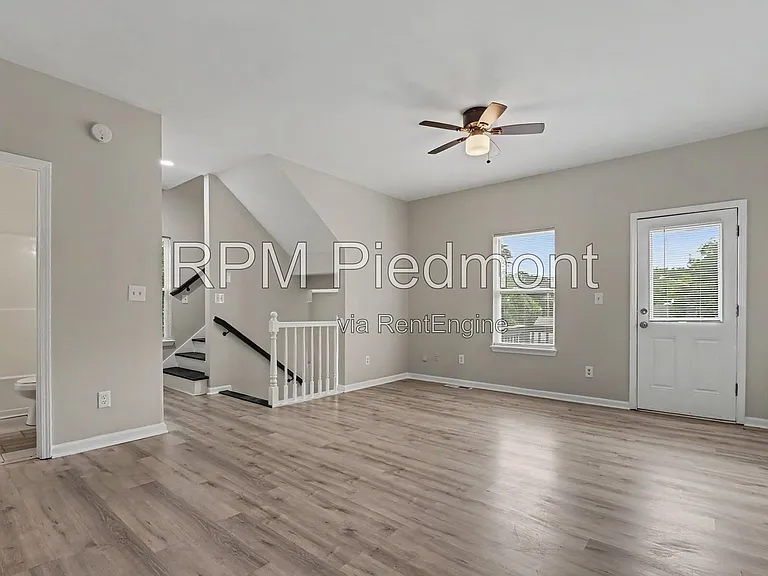 753 Prince Pl NW — Photo 2