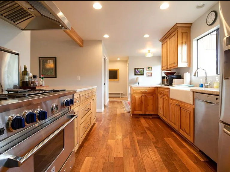 15821 Kittyhawk Ln — Photo 3