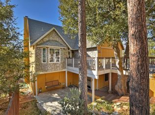 1082 N Grass Valley Rd, Lake Arrowhead, CA 92352