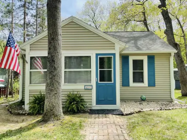 4597 Marys Rd, Caseville, MI 48725