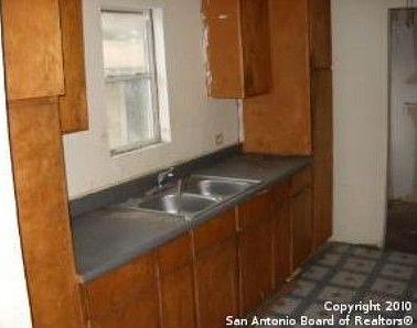 3rd image of 439 Laverne Ave